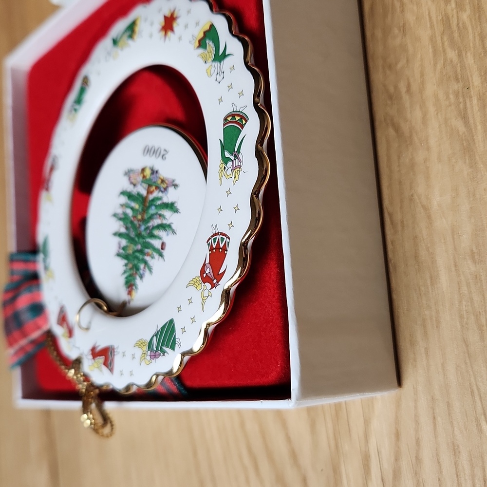 Vintage Porcelain Spode Christmas Ornament  Year 2000 - Picture 8 of 8